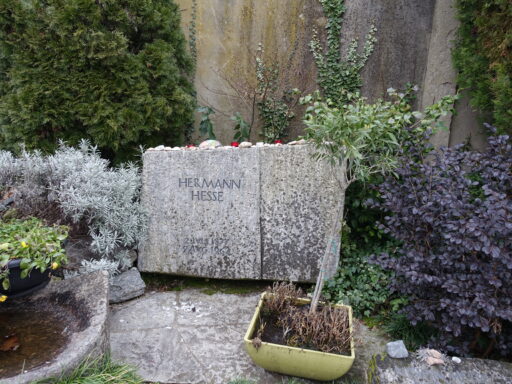 Das schlichte Grab von Hermann Hesse