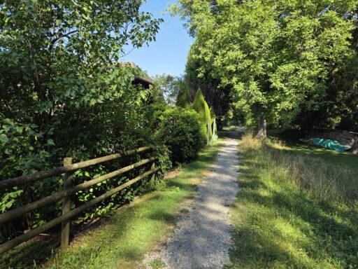 Der wunderschöne Uferweg